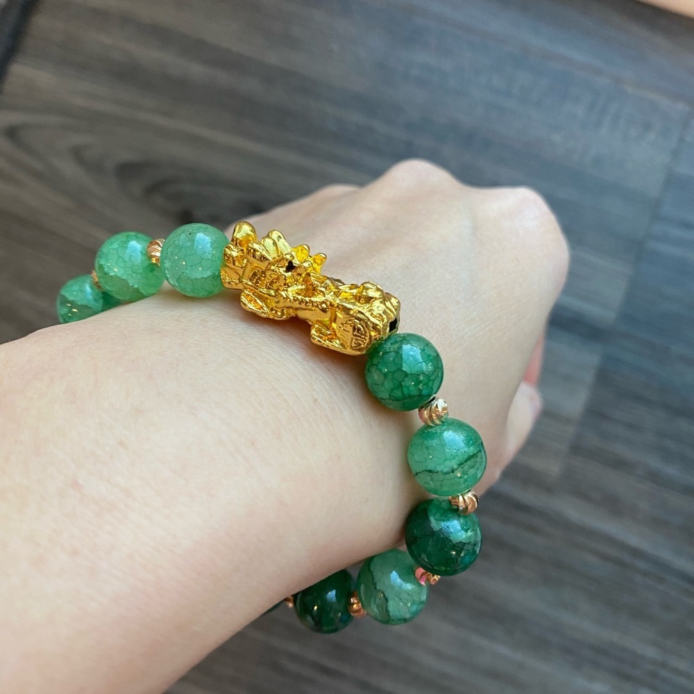 Glass Jade Beads Bracelet with Pixiu Pendent - Picture 2 of 6